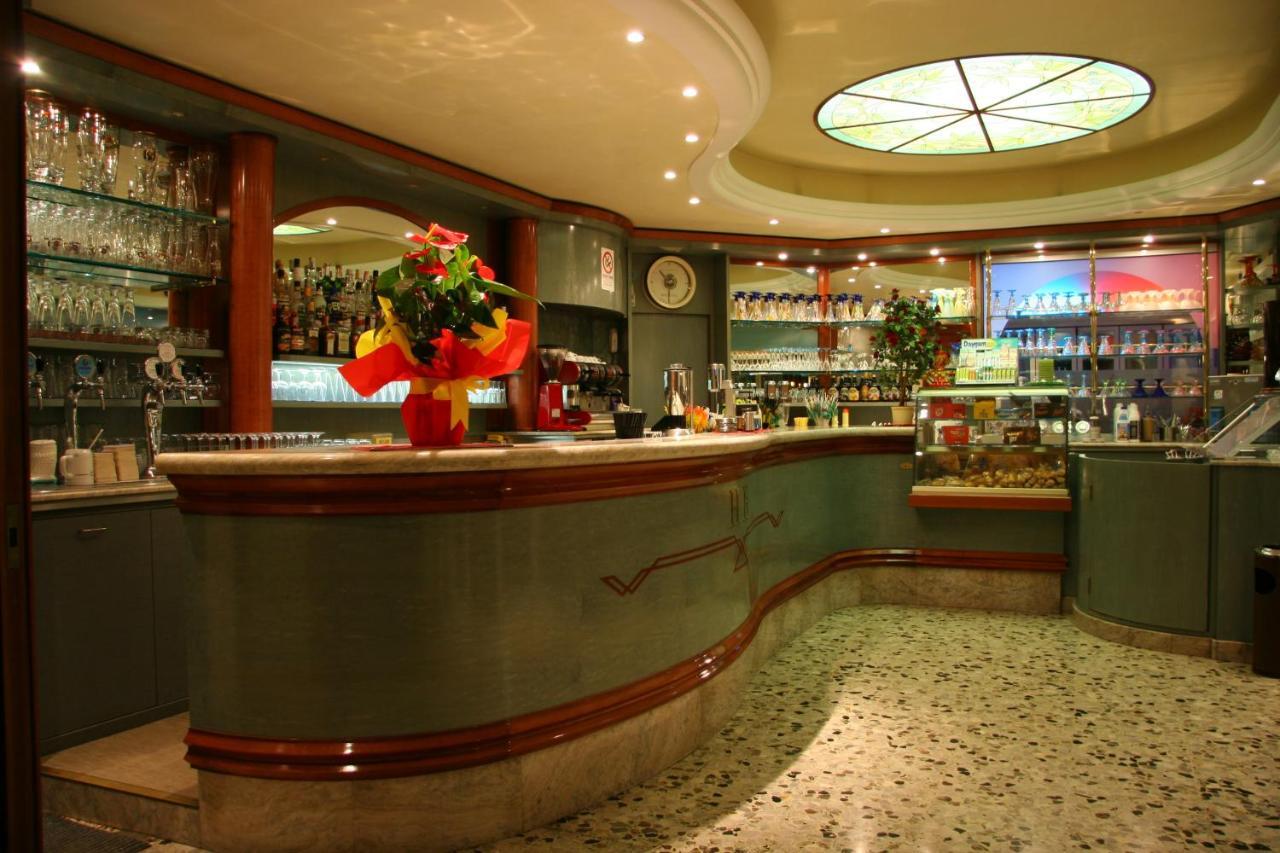 Hotel Ettoral Lido di Jesolo Bagian luar foto