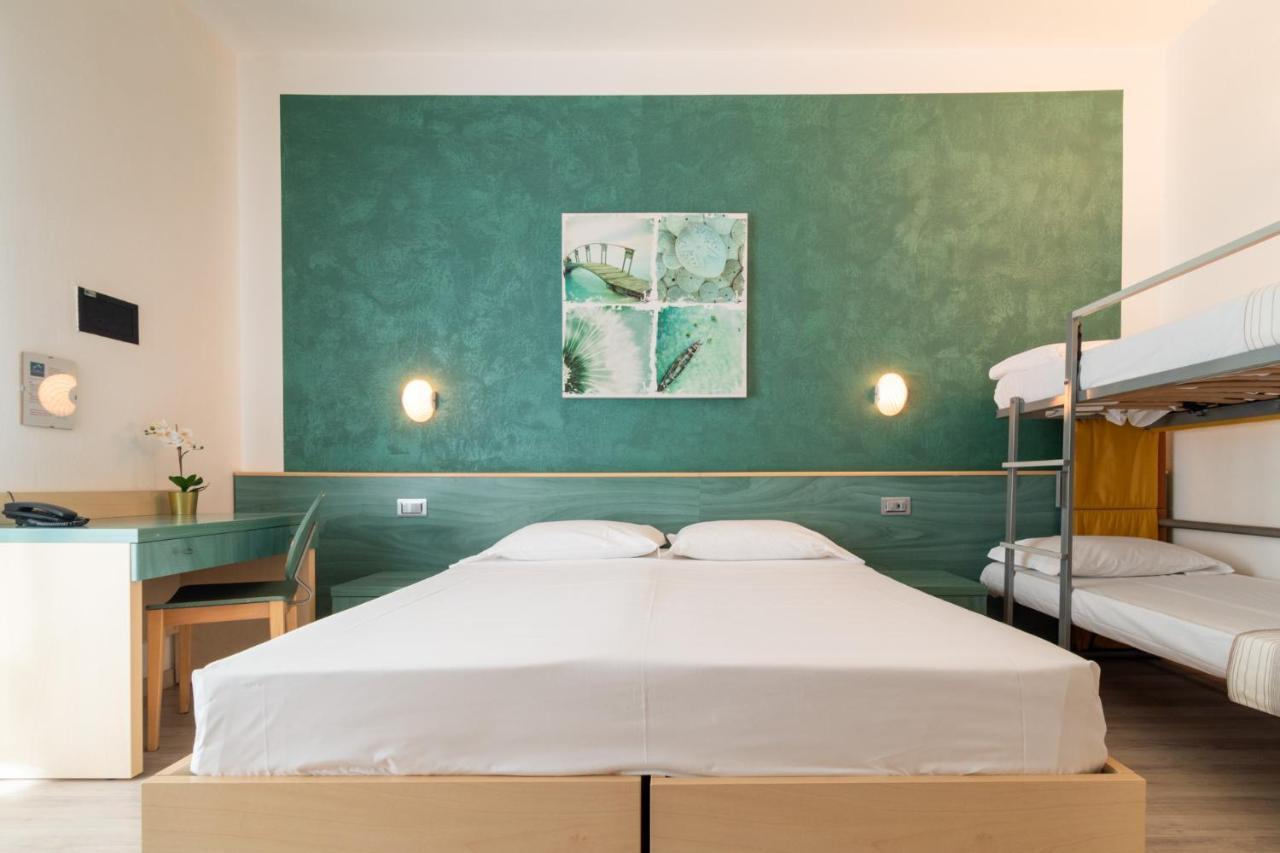 Hotel Ettoral Lido di Jesolo Bagian luar foto