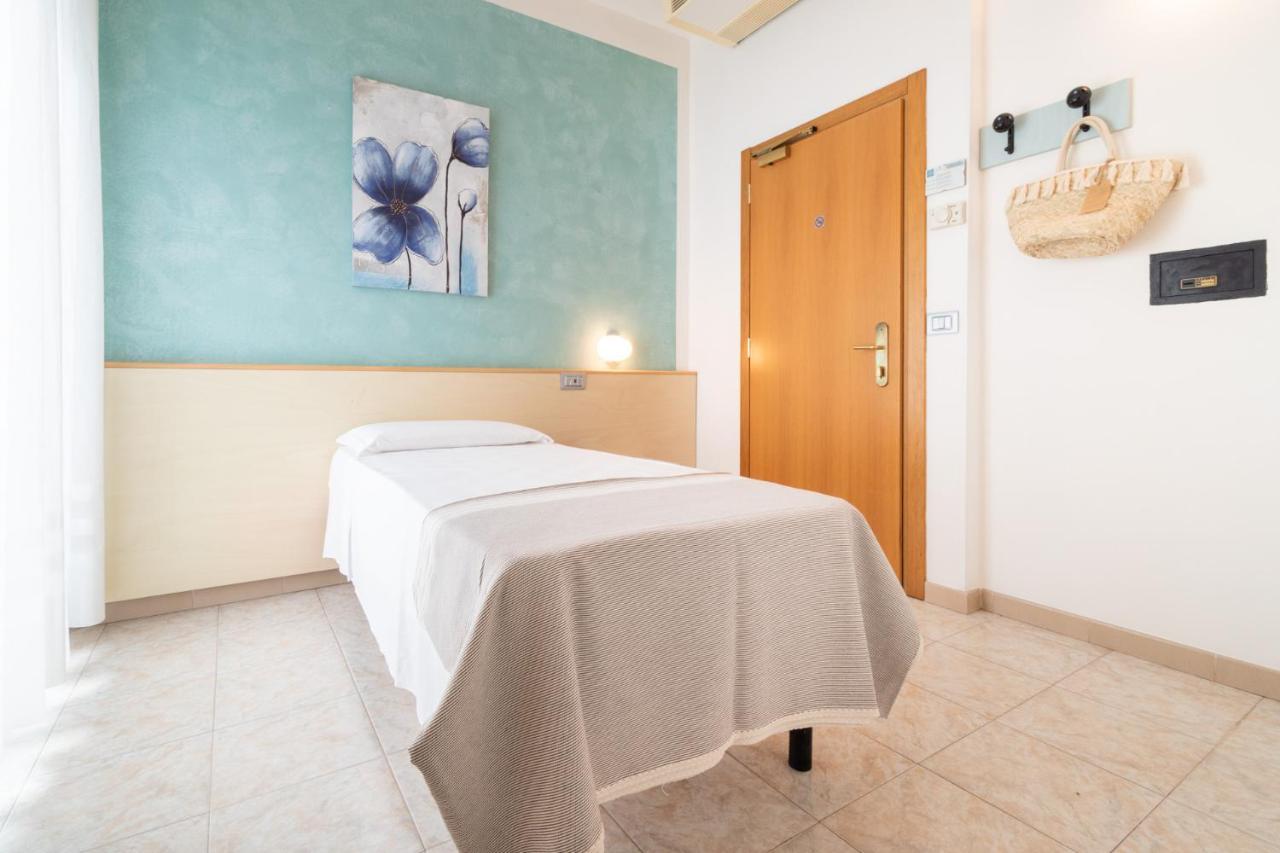 Hotel Ettoral Lido di Jesolo Bagian luar foto