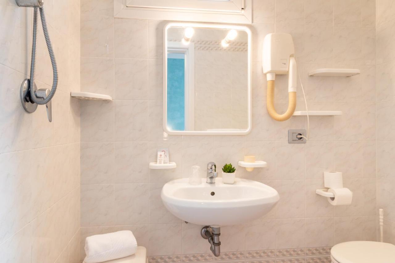 Hotel Ettoral Lido di Jesolo Bagian luar foto