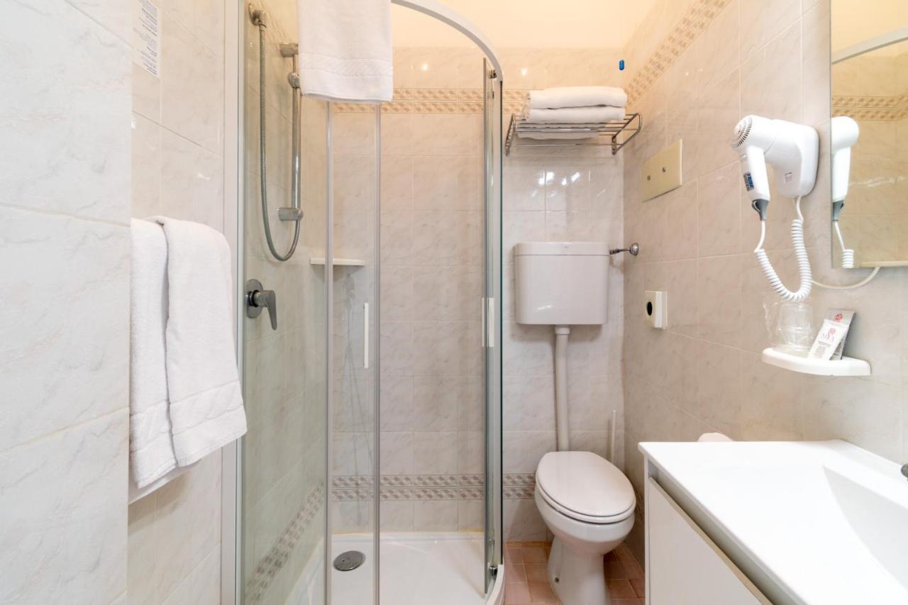 Hotel Ettoral Lido di Jesolo Bagian luar foto