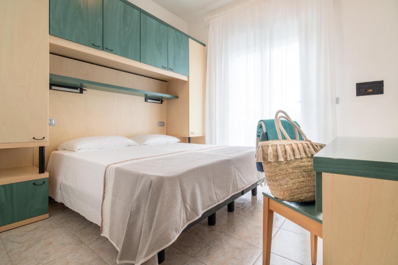 Hotel Ettoral Lido di Jesolo Bagian luar foto