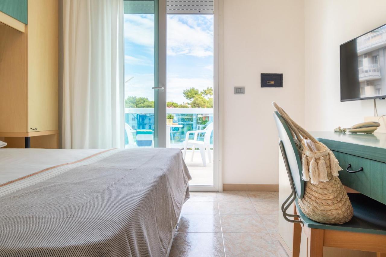 Hotel Ettoral Lido di Jesolo Bagian luar foto