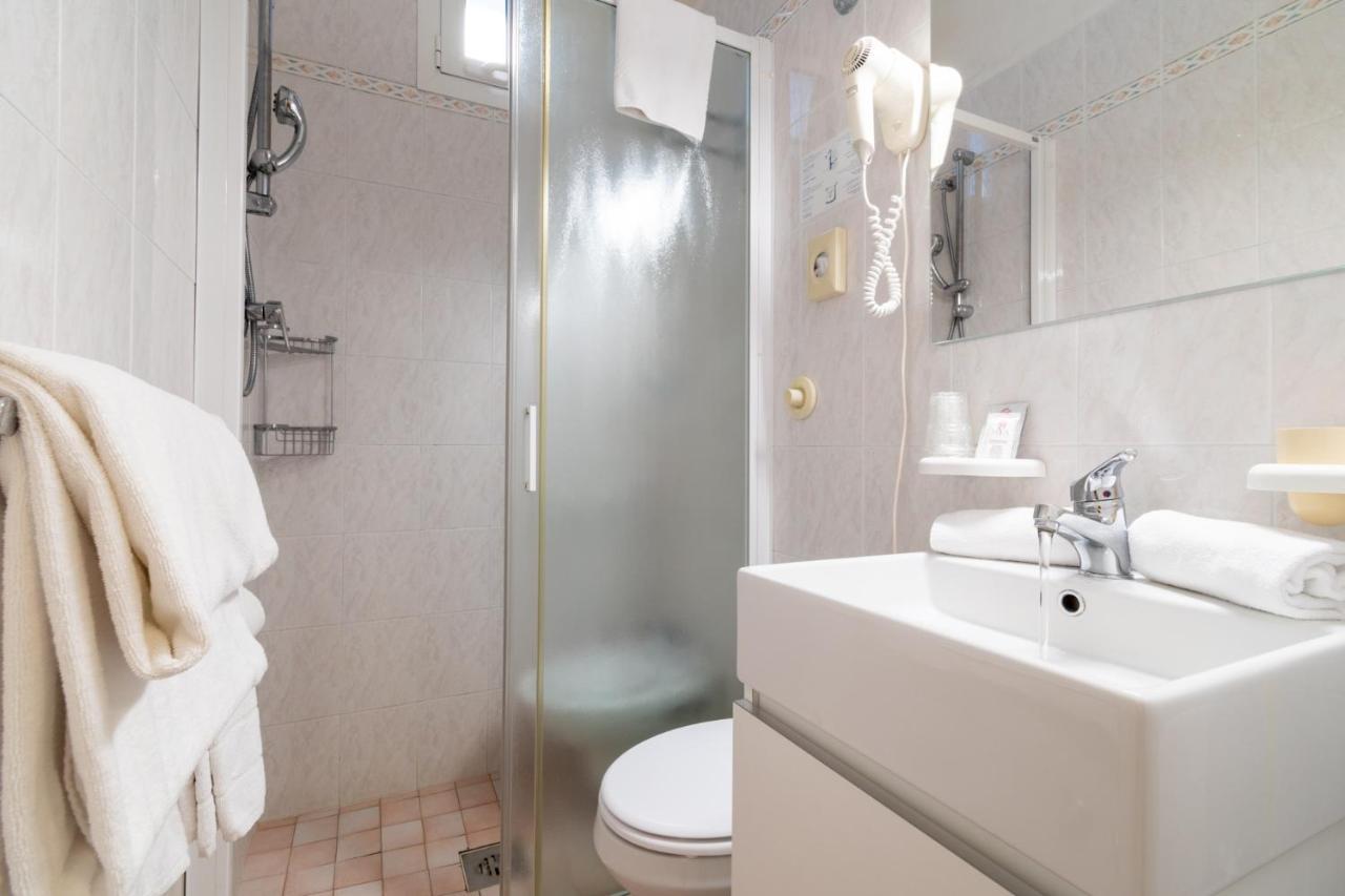 Hotel Ettoral Lido di Jesolo Bagian luar foto