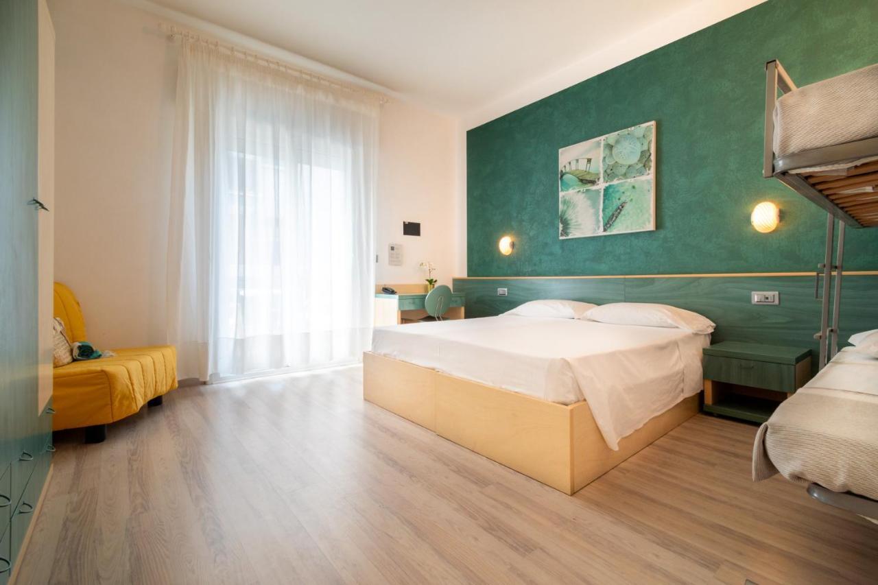 Hotel Ettoral Lido di Jesolo Bagian luar foto