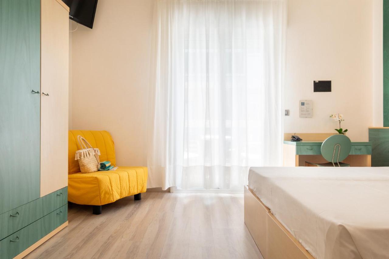 Hotel Ettoral Lido di Jesolo Bagian luar foto