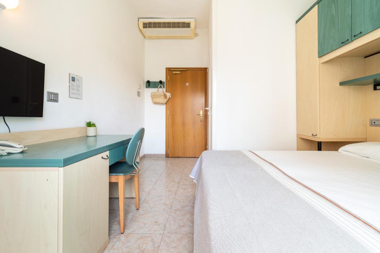 Hotel Ettoral Lido di Jesolo Bagian luar foto