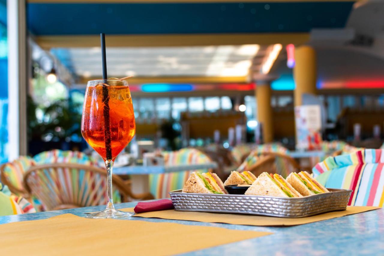Hotel Ettoral Lido di Jesolo Bagian luar foto
