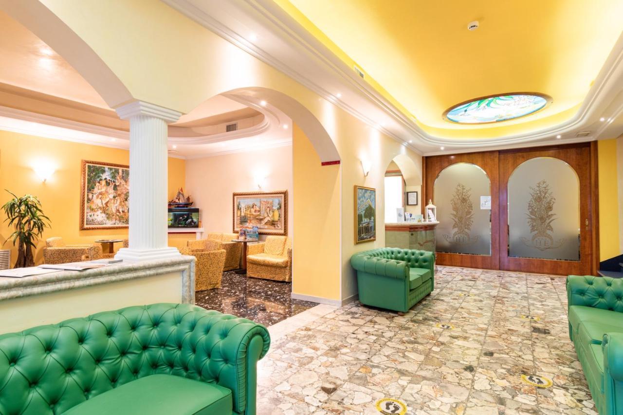 Hotel Ettoral Lido di Jesolo Bagian luar foto